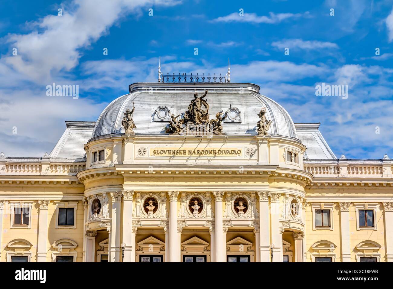 L'antico edificio del Teatro Nazionale Slovacco a Bratislava, Slovacchia Foto Stock