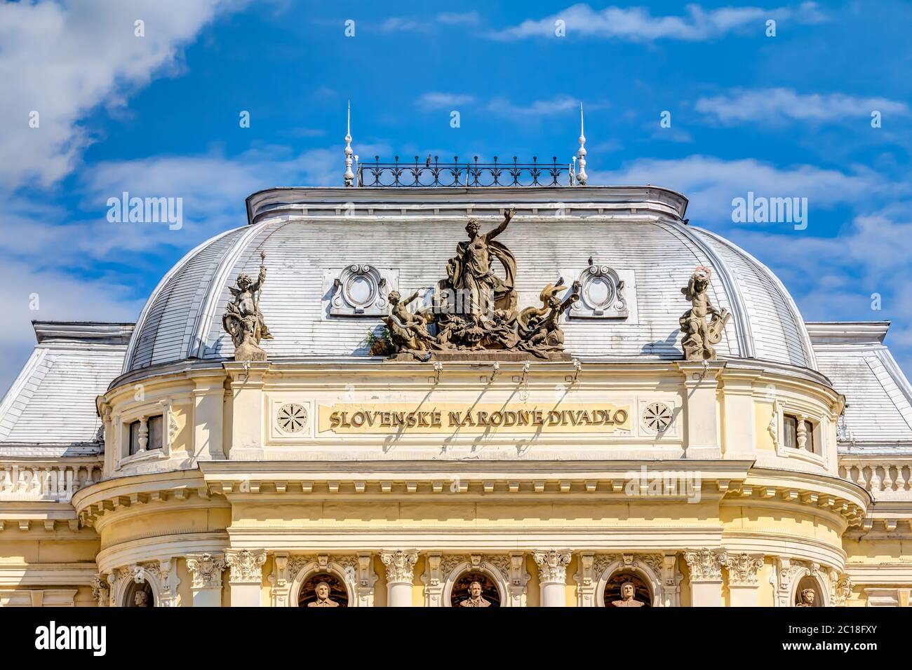 L'antico edificio del Teatro Nazionale Slovacco a Bratislava, Slovacchia Foto Stock