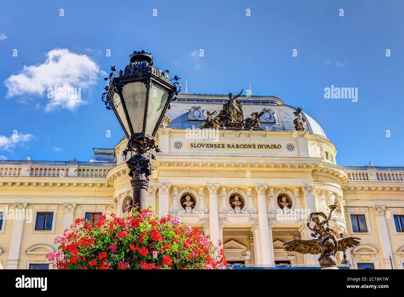 L'antico edificio del Teatro Nazionale Slovacco a Bratislava, Slovacchia Foto Stock