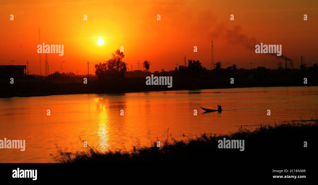 Eufrate fiume nella città di Nasiriyah, Iraq Foto Stock