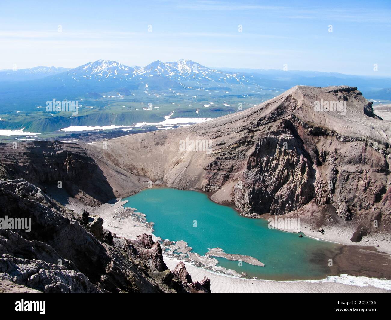 Lago cratere nel vulcano Gorely, Kamchatka, Russia Foto Stock