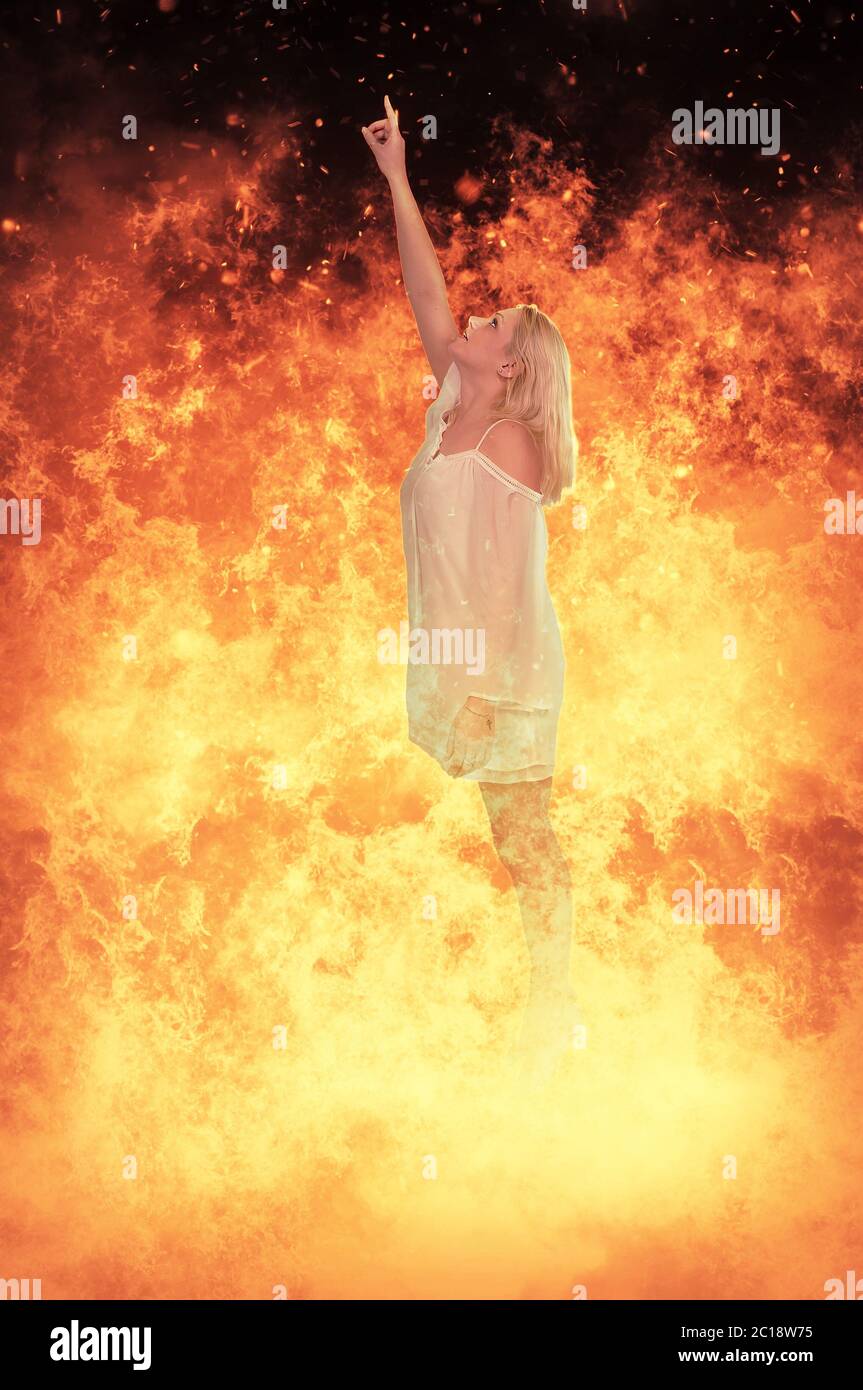 Donna in fiamme Foto Stock