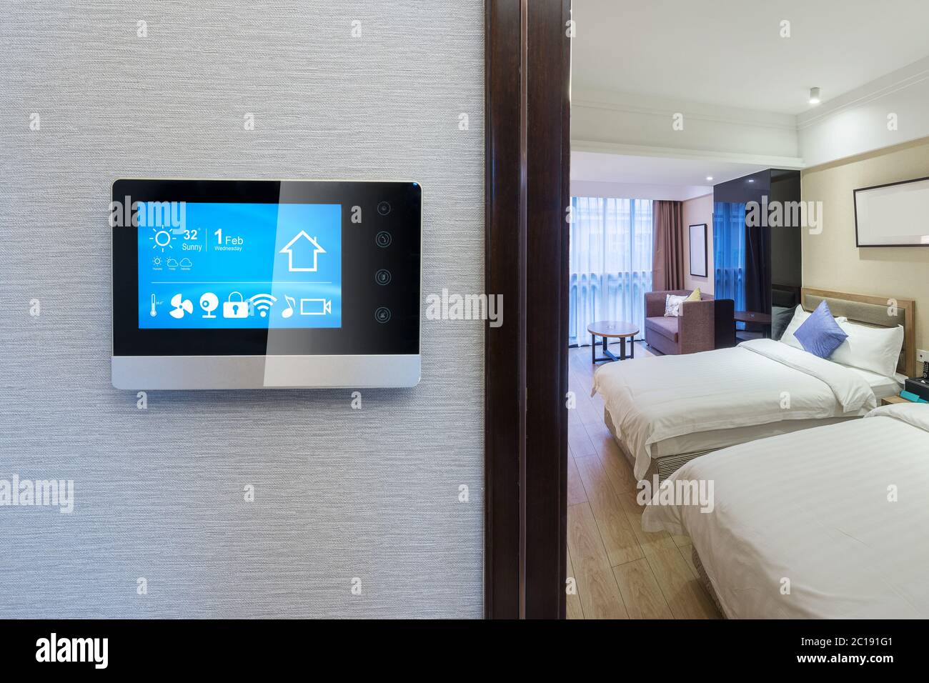 schermo intelligente con camera da letto moderna Foto Stock