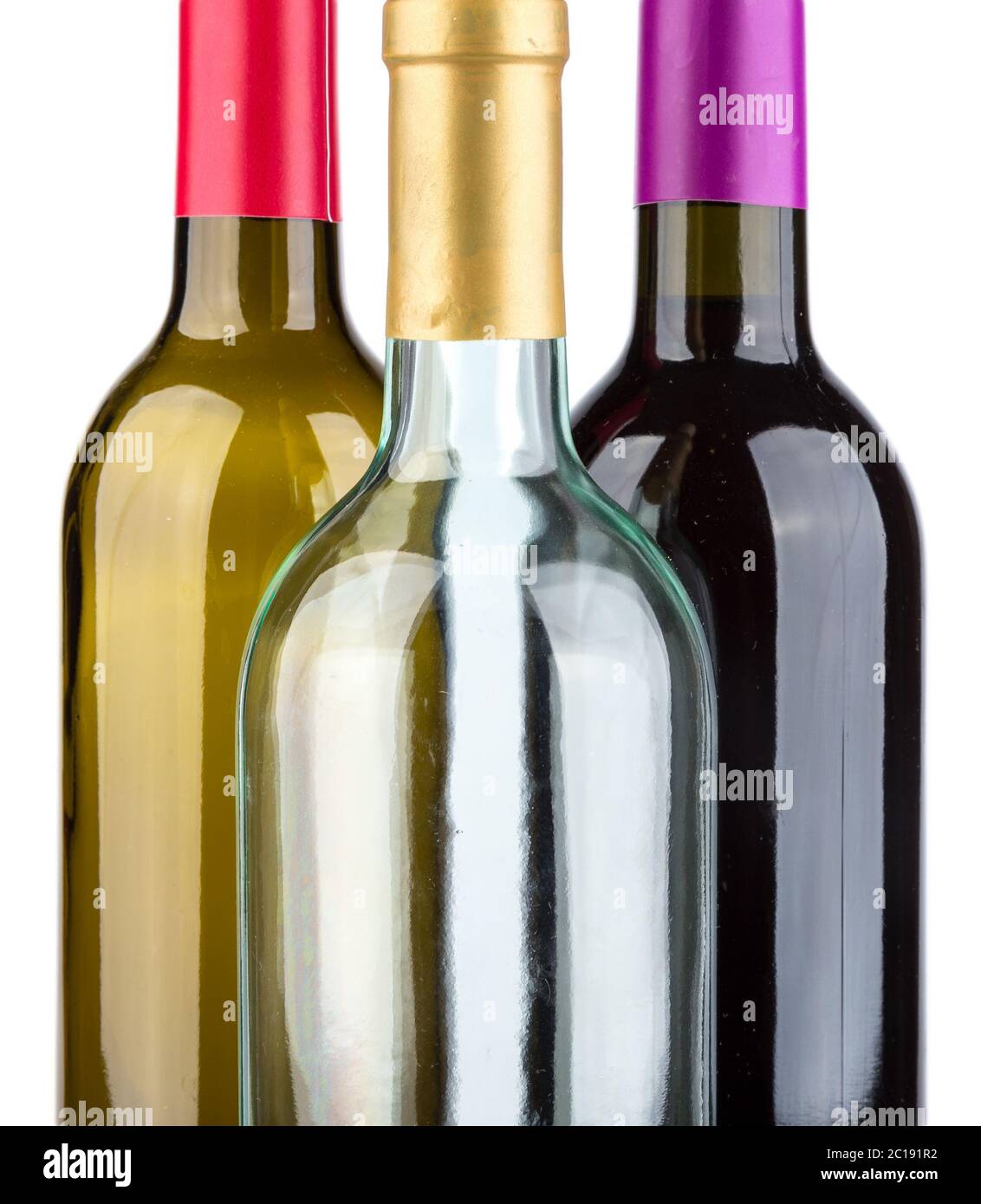 Tre bottiglie di vino isolate su sfondo bianco Foto Stock