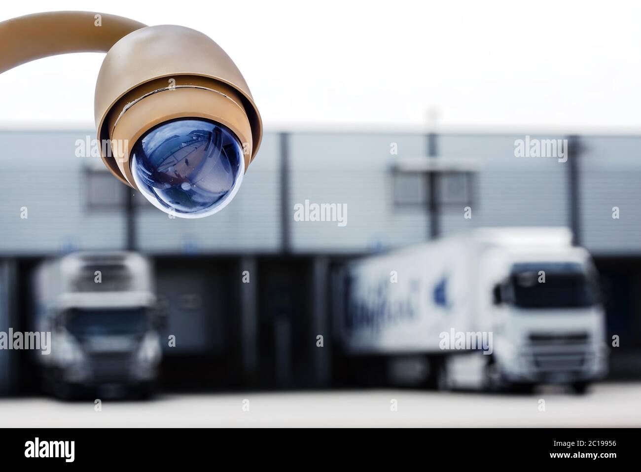 Telecamera TVCC o sistema di sorveglianza per la protezione del magazzino Foto Stock