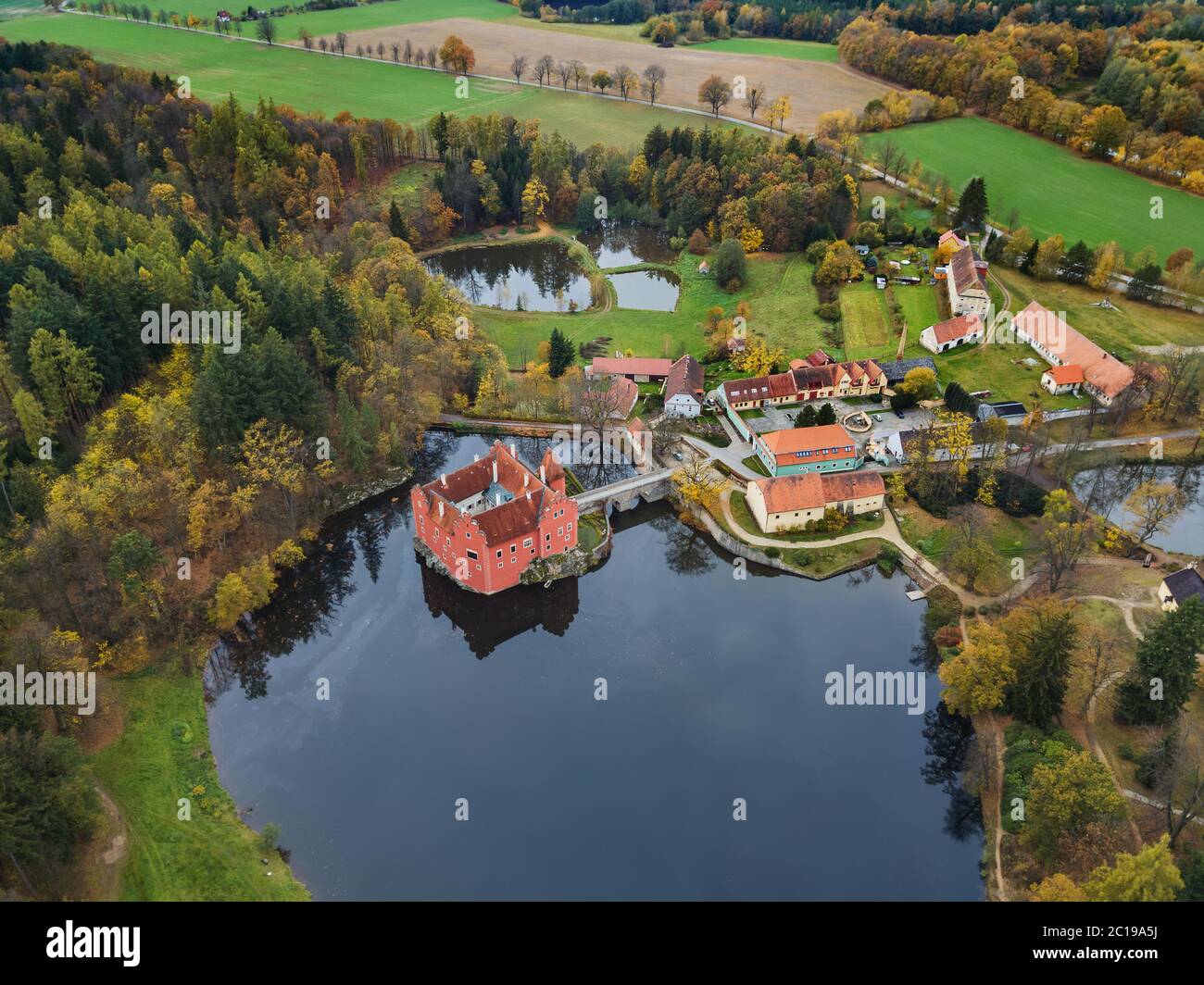 Castello Cervena Lhota in Repubblica Ceca - veduta aerea Foto Stock