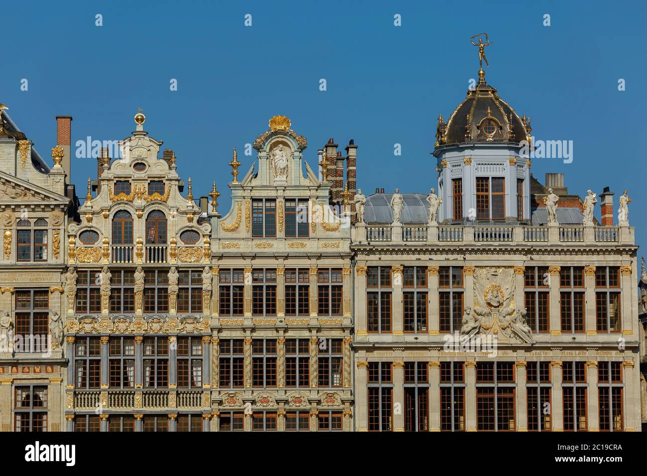 Vecchia splendida facciata alla Grand Place di Bruxelles in Belgio Foto Stock
