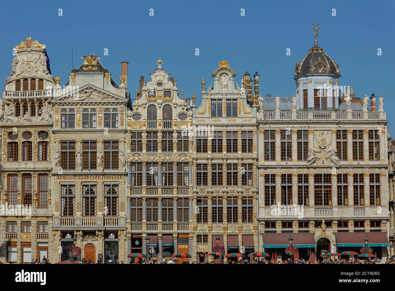 Turisti alla Grand Place di Bruxelles, Belgio Foto Stock