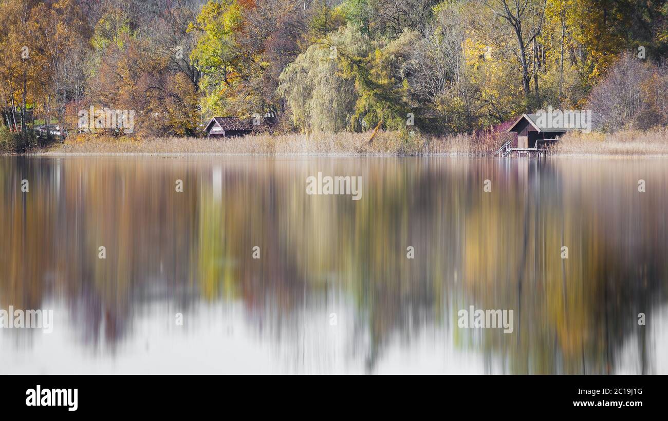 scenario autunnale al lago Foto Stock
