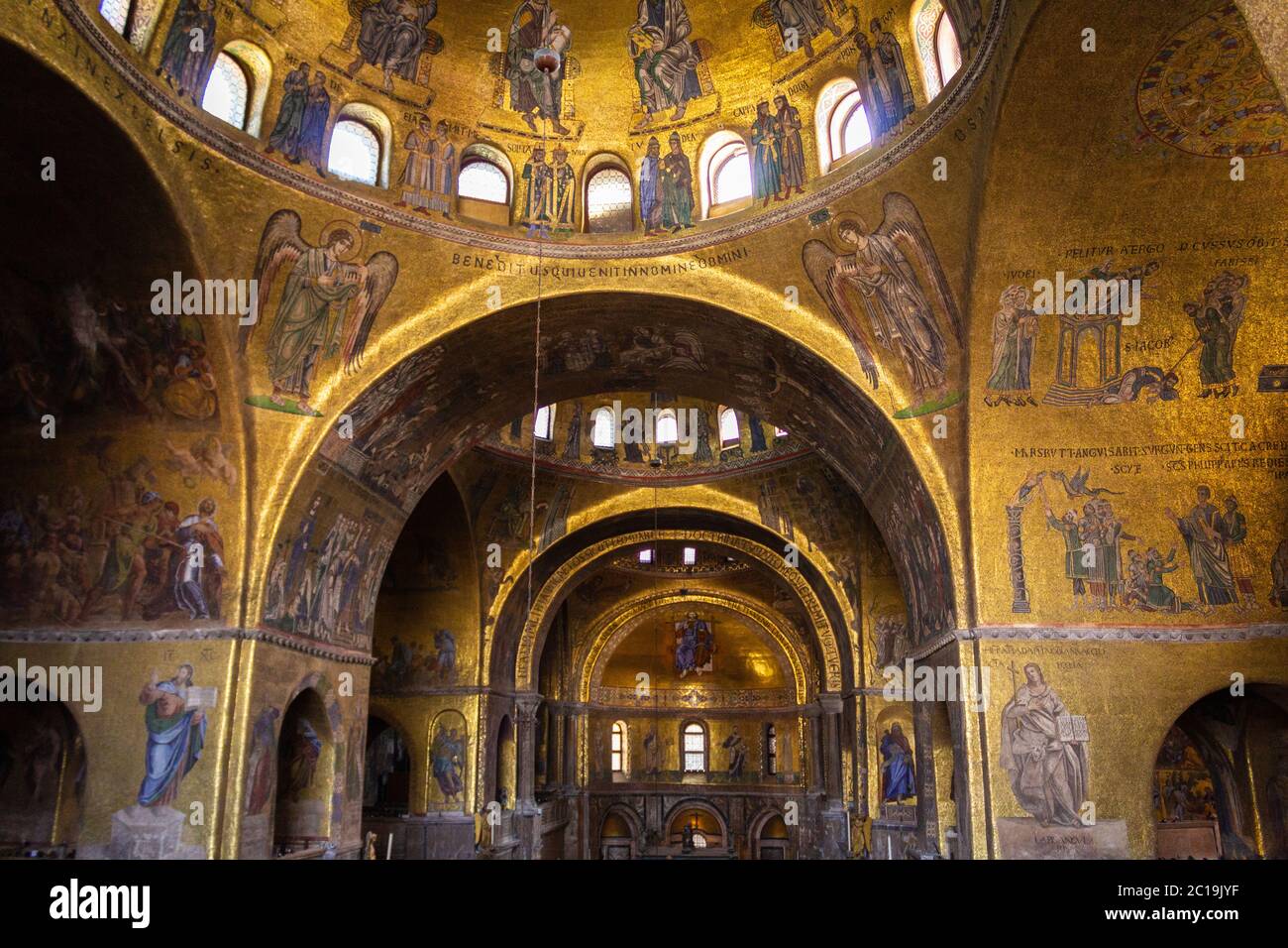 Basilica di San Marco Venezia - panoramica dei mosaici, i piani