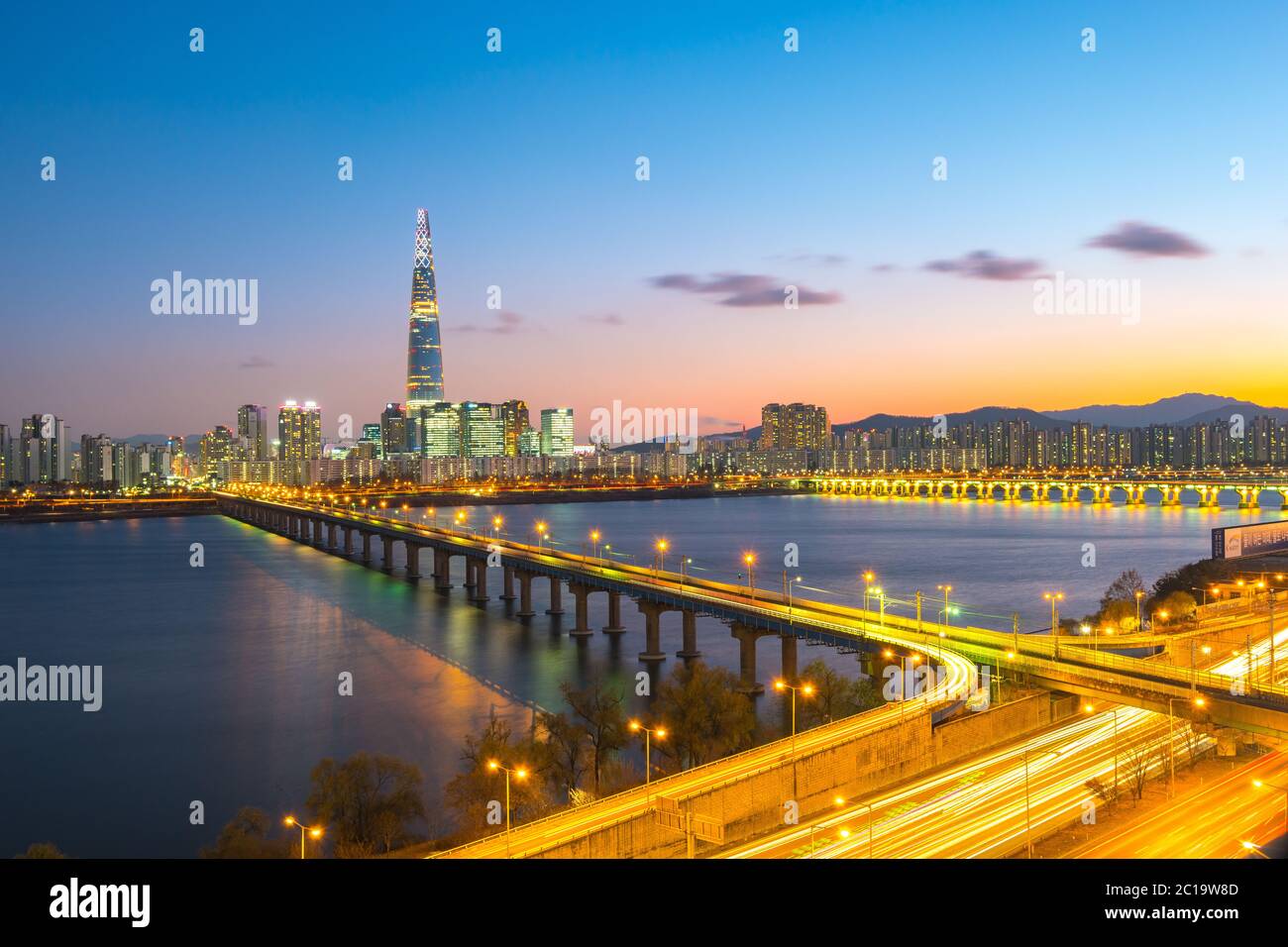 Skyline notturno di Seoul, Corea del Sud Foto Stock