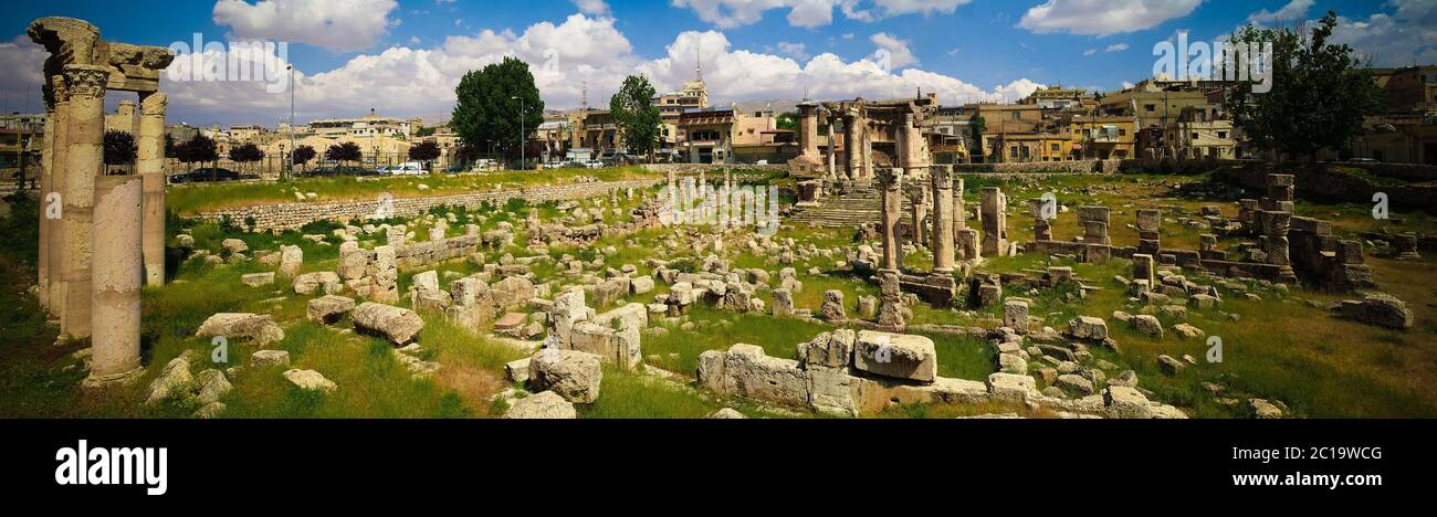 Vista panoramica sulle rovine del tempio di Venere, Baalbek, Beqaa, valle, Libano Foto Stock