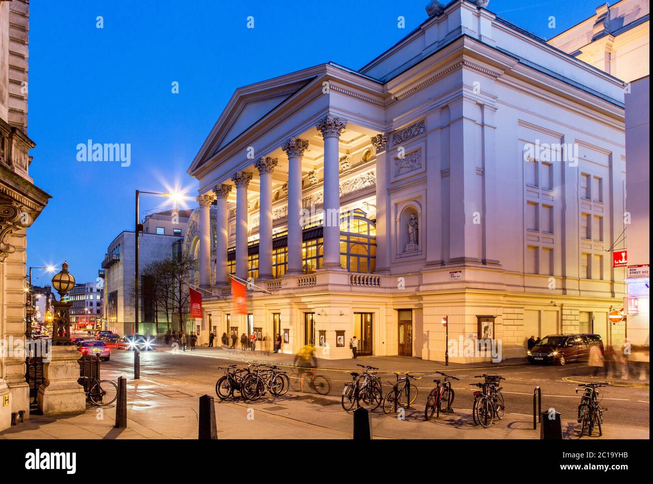 The Royal Opera House Covent Garden London UK Foto Stock