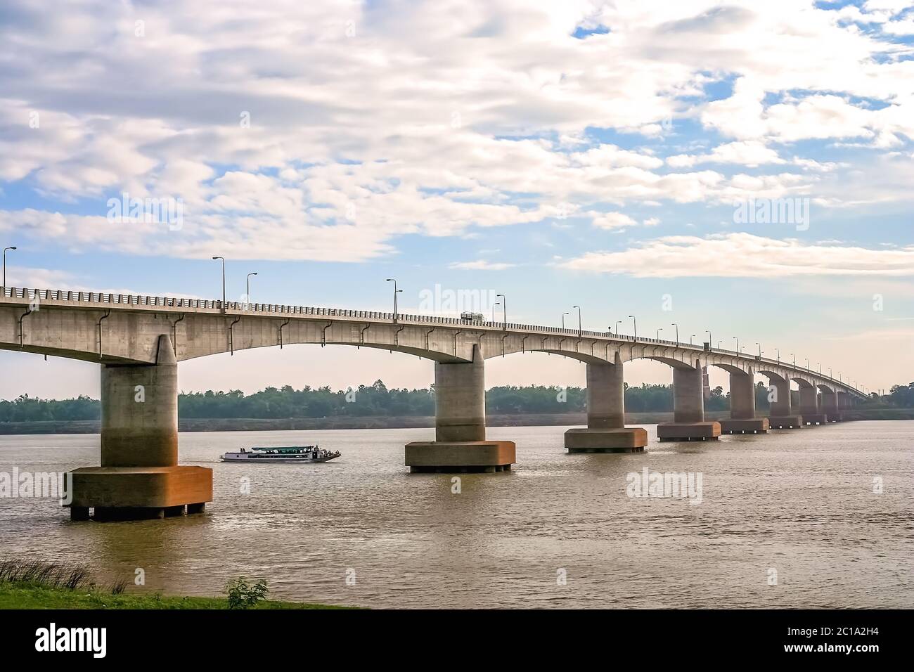 Ponte sul fiume Mekong in Cambogia Foto Stock