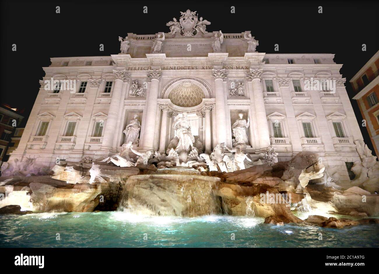 Immagini di Roma, Italia, tra cui la famosa Fontana di Trevi, disegnata dallo srchitetto italiano Nicola Salvi Foto Stock