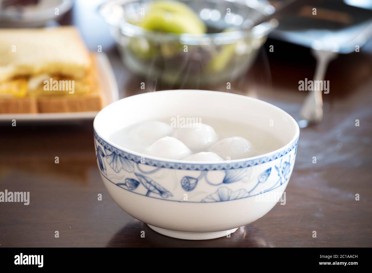 elegante ciotola con palla di riso glutinoso Foto Stock