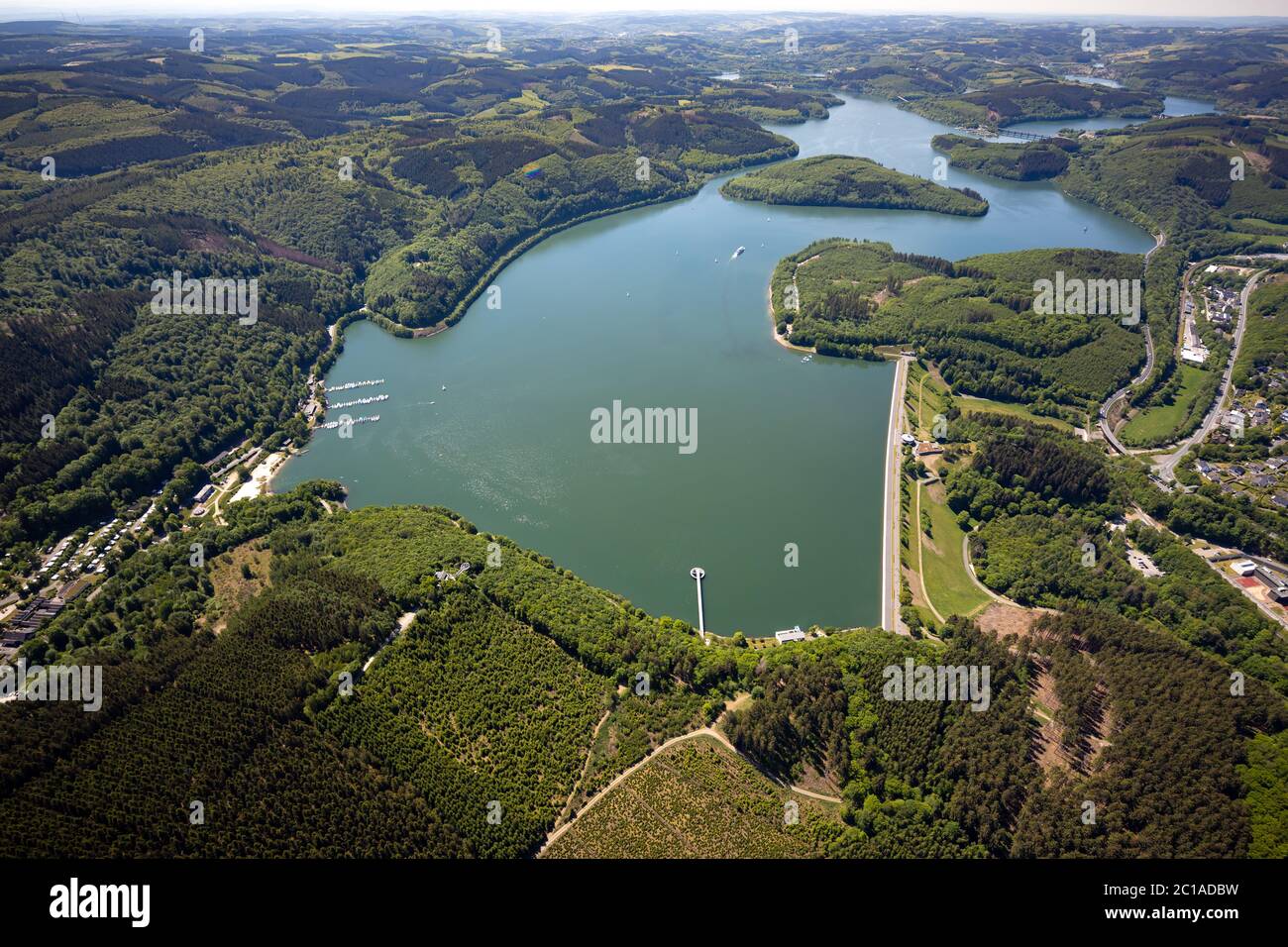Vista aerea, Gilberginsel, Lago Bigge, escursione in barca sulla diga di Bigge, Attendorn, Sauerland, Nord Reno-Westfalia, Germania, escursioni, escursioni Foto Stock