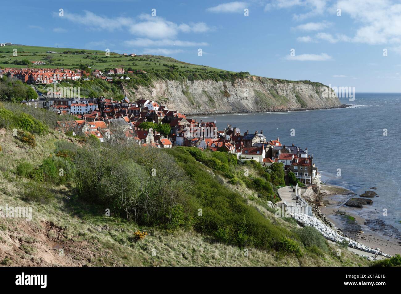 Vista sul villaggio di Robin Hood`s Bay, North Yorkshire, Inghilterra, Regno Unito, Europa Foto Stock
