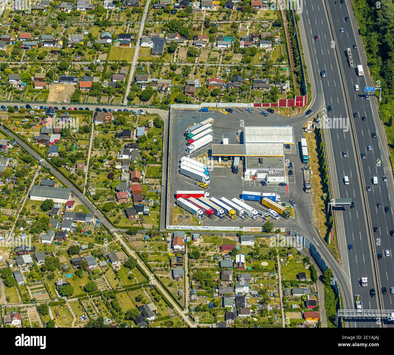 Fotografia aerea, distributore di benzina Shell, Vietingstraße, parcheggio camion, fotografia aerea, distributore di benzina Shell, Vietingstraße, parcheggio camion, autostrada Foto Stock