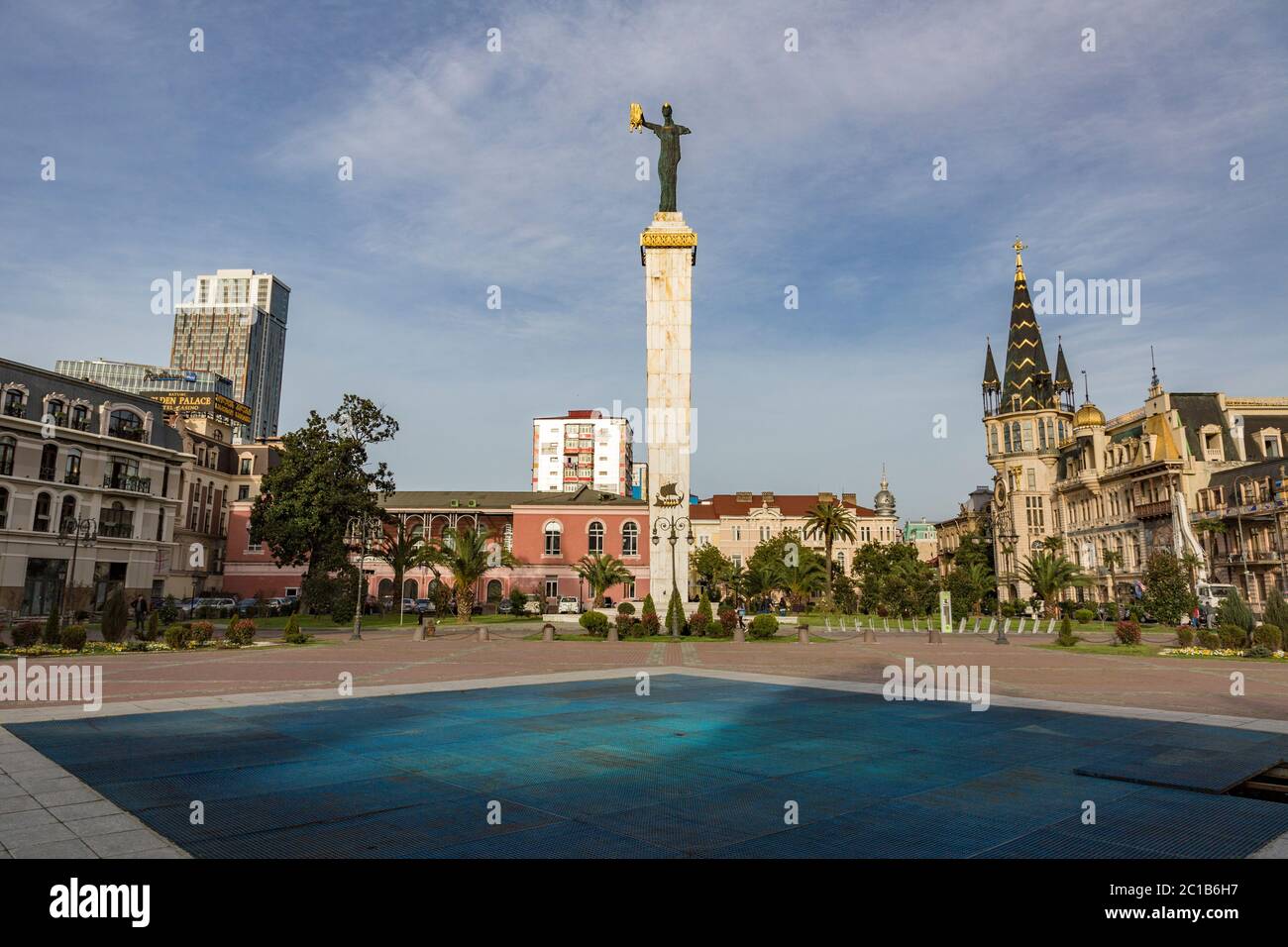 La statua di Medea si trova nel centro di Batumi, Georgia Foto Stock