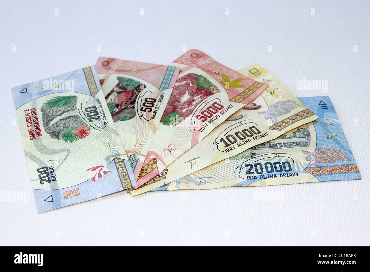 Banconote in valuta malgascia, 1 per ogni, 200 Ariarys, 500 Ariarys, 5000 Ariarys, 10000 Ariarys e 20000 Ariarys, intera gamma, Madagascar. Foto Stock