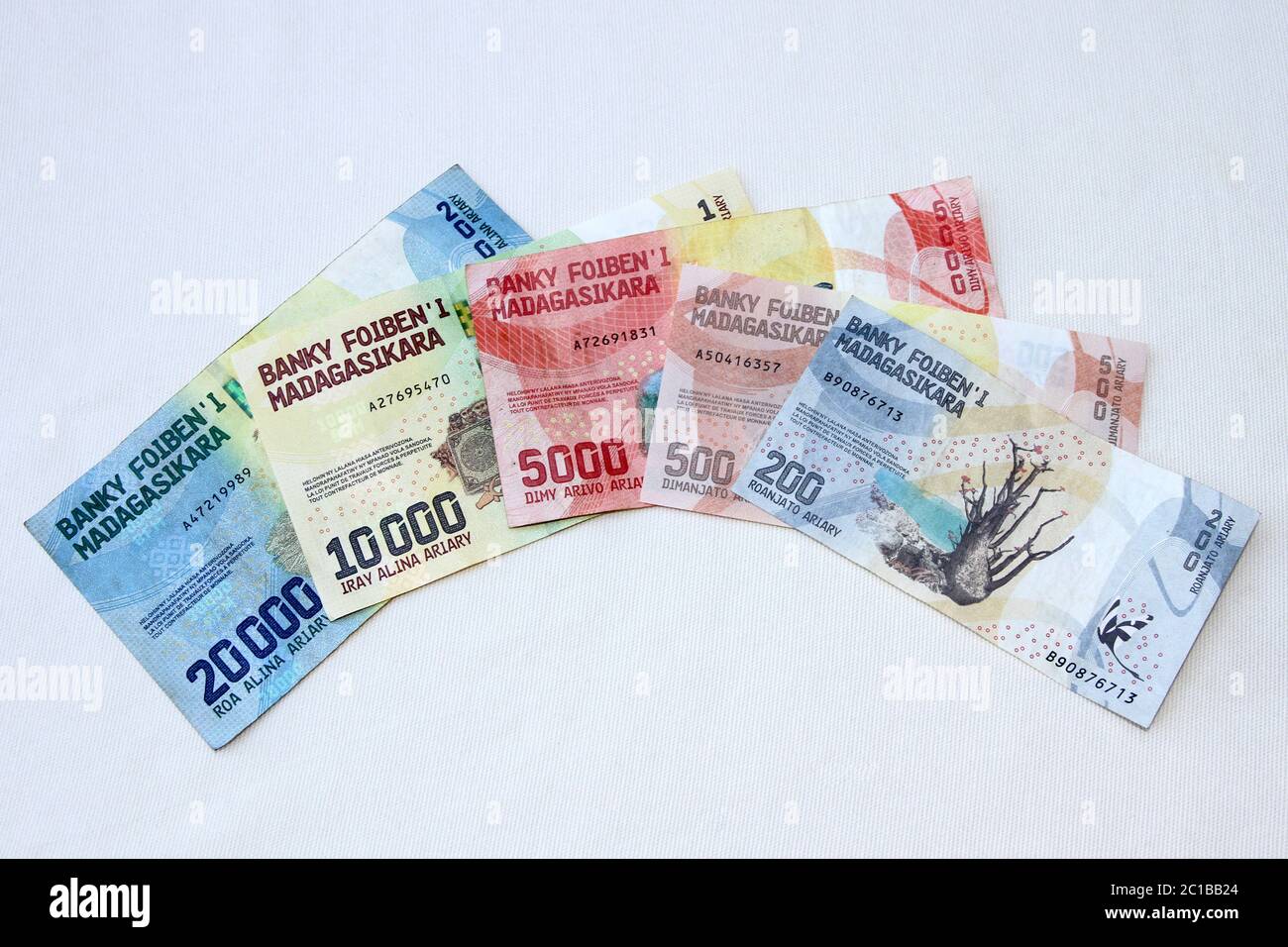 Banconote in valuta malgascia, 1 per ogni, 200 Ariarys, 500 Ariarys, 5000 Ariarys, 10000 Ariarys e 20000 Ariarys, intera gamma, Madagascar. Foto Stock