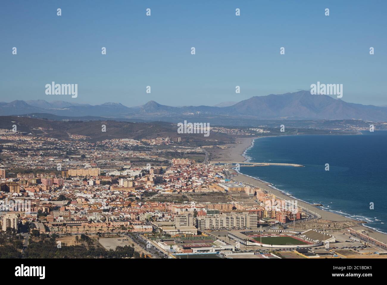 La spiaggia e la zona residenziale di Gibilterra in British Overseas Territorio Foto Stock