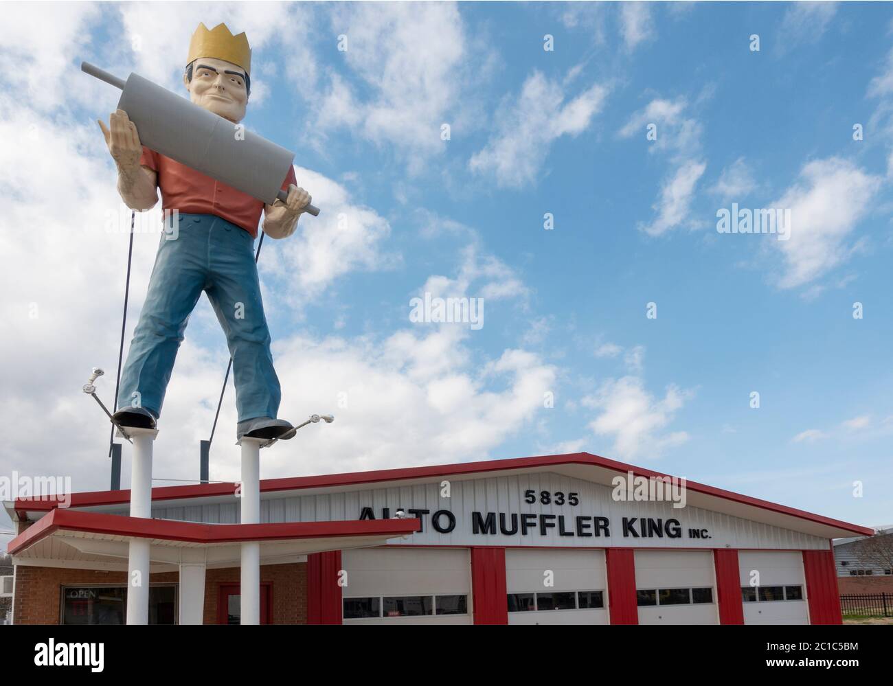 Auto Muffler King uomo statua a Newport News Virginia Foto Stock