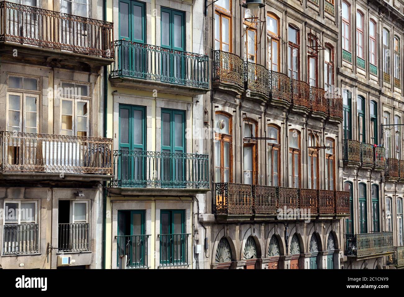 Facciate di case a Porto, Portogallo Foto Stock