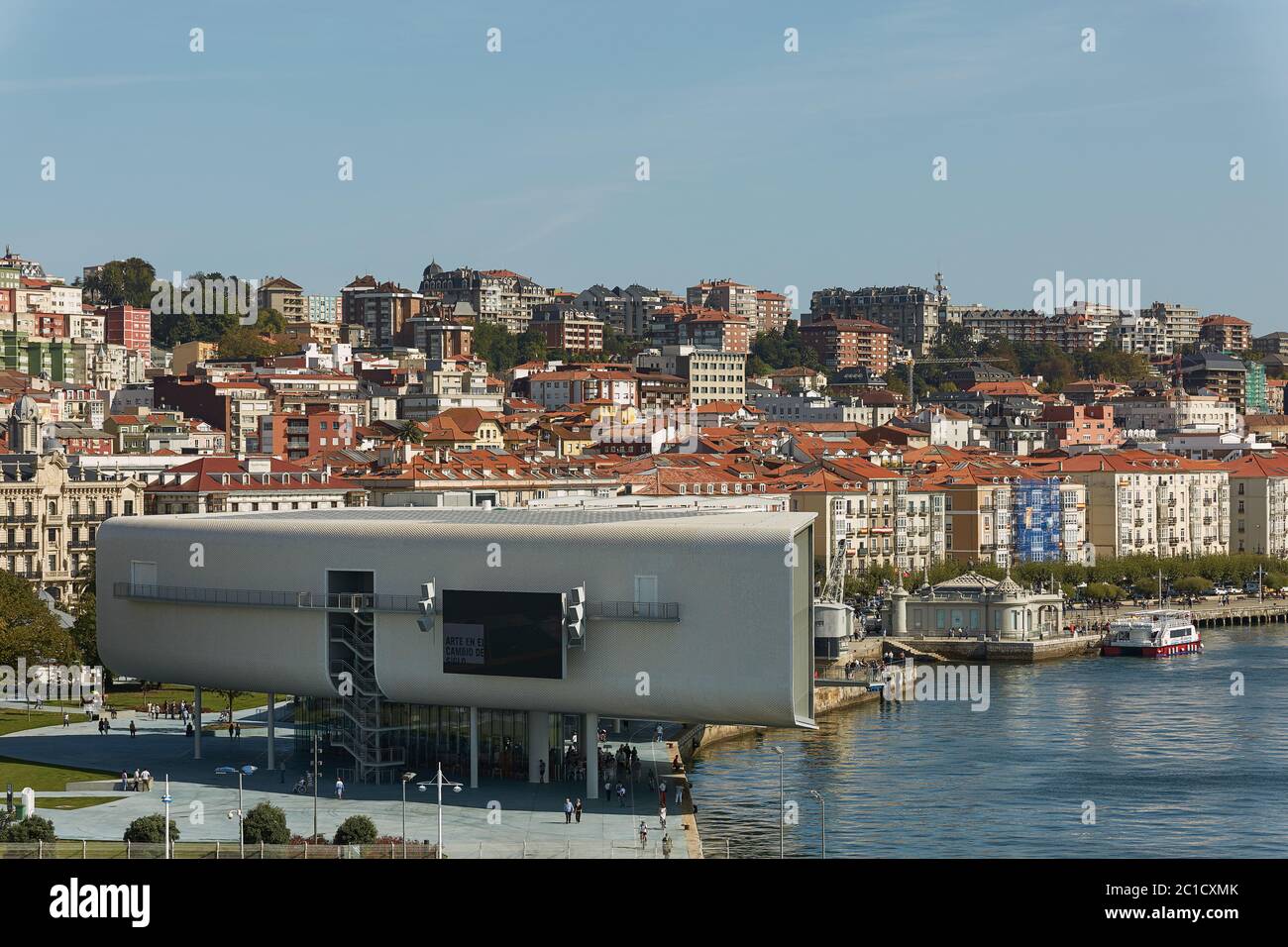 Il Centro Botanico o Botanin Centre è stato progettato dall'architetto italiano Renzo piano, Santander, Spagna Foto Stock Il Centro Botanico o Botanin Centre è stato progettato dall'architetto italiano Renzo piano, Santander, Spagna Foto Stock