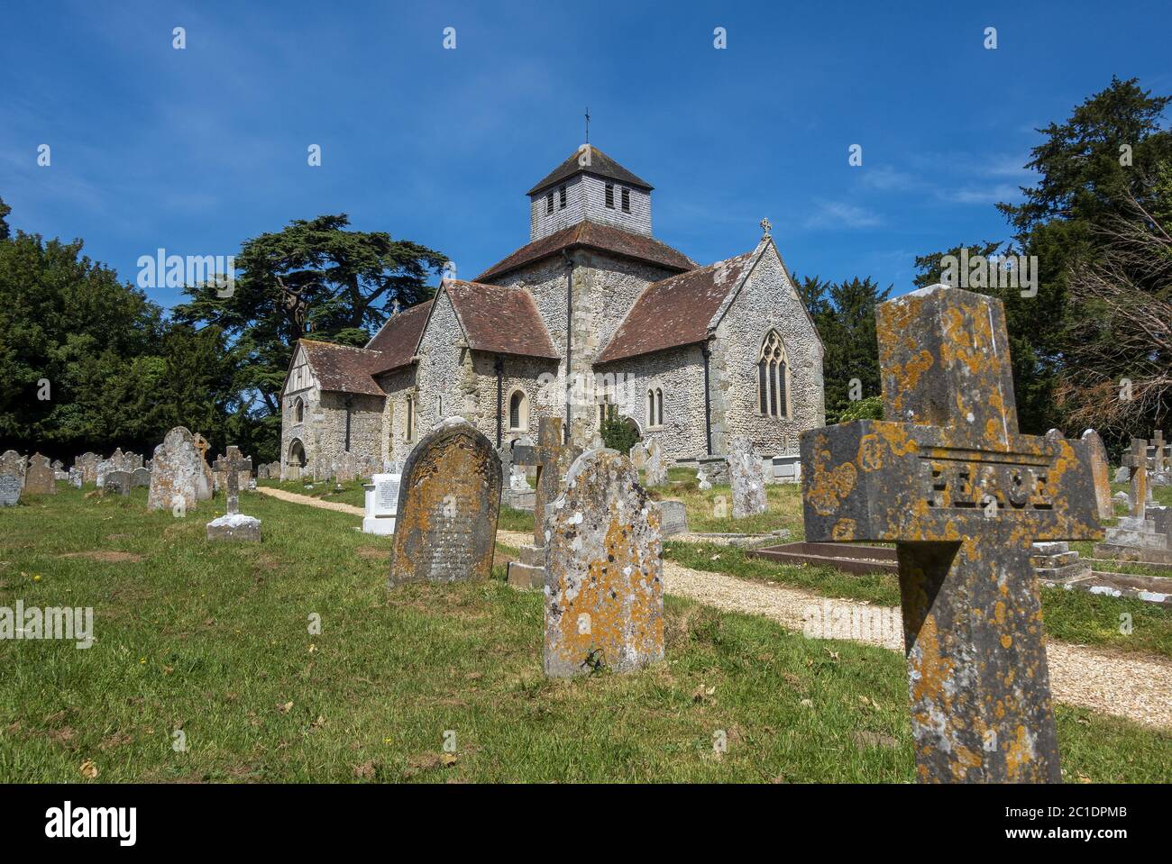St Mary's Church nel bellissimo villaggio di Breamore, Hampshire, Inghilterra, Regno Unito Foto Stock