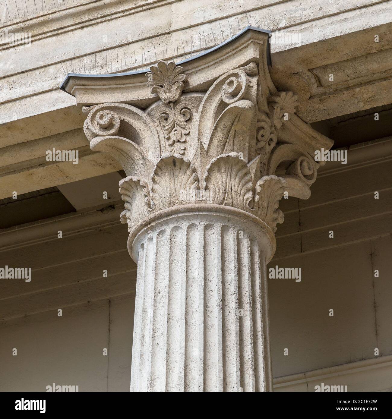 Colonna di pietra antico dettaglio architettura classica Foto Stock