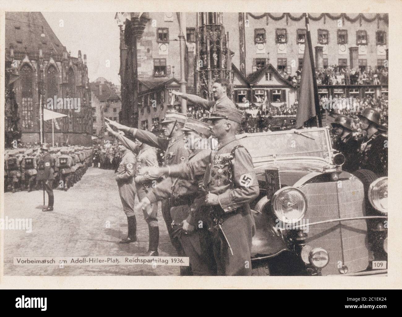 Adolf Hitler al Congresso del partito nazista di Norimberga, marcia in piazza Adolf Hitler. Germania, 1936 Foto Stock