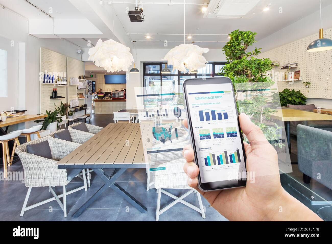 smart office con smartphone Foto Stock