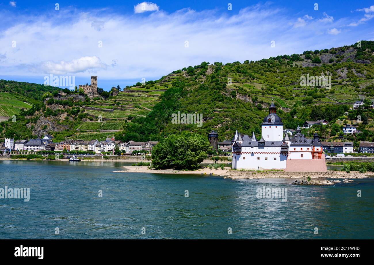 Pfalzgrafenstein, il famoso castello di pedaggio Pfalz Falkenau sull isola, Burg Gutenfels, del Medio reno (Rhein, Mittelrhein), Poscard vista. Kaub, la RHI Foto Stock