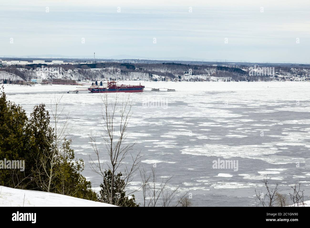 Il fiume Saint-Laurent congelato durante l'inverno Foto Stock