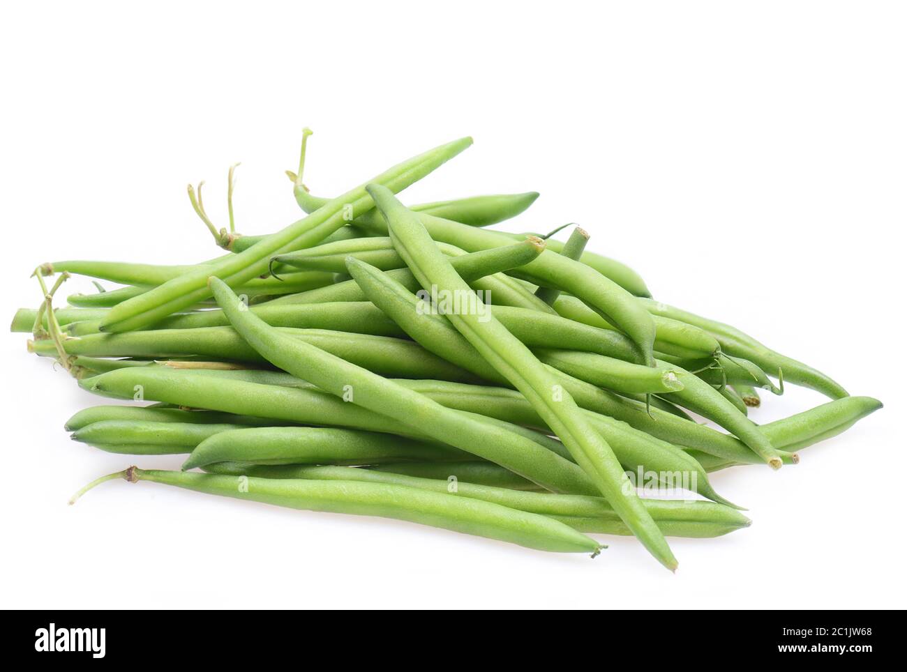 Fagioli verdi freschi a corda isolati su sfondo bianco Foto Stock