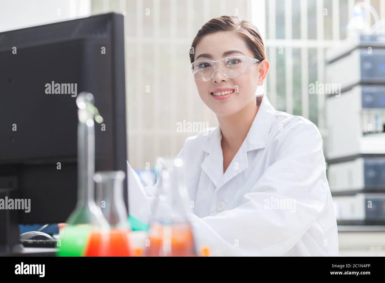 persone che lavorano in laboratorio Foto Stock