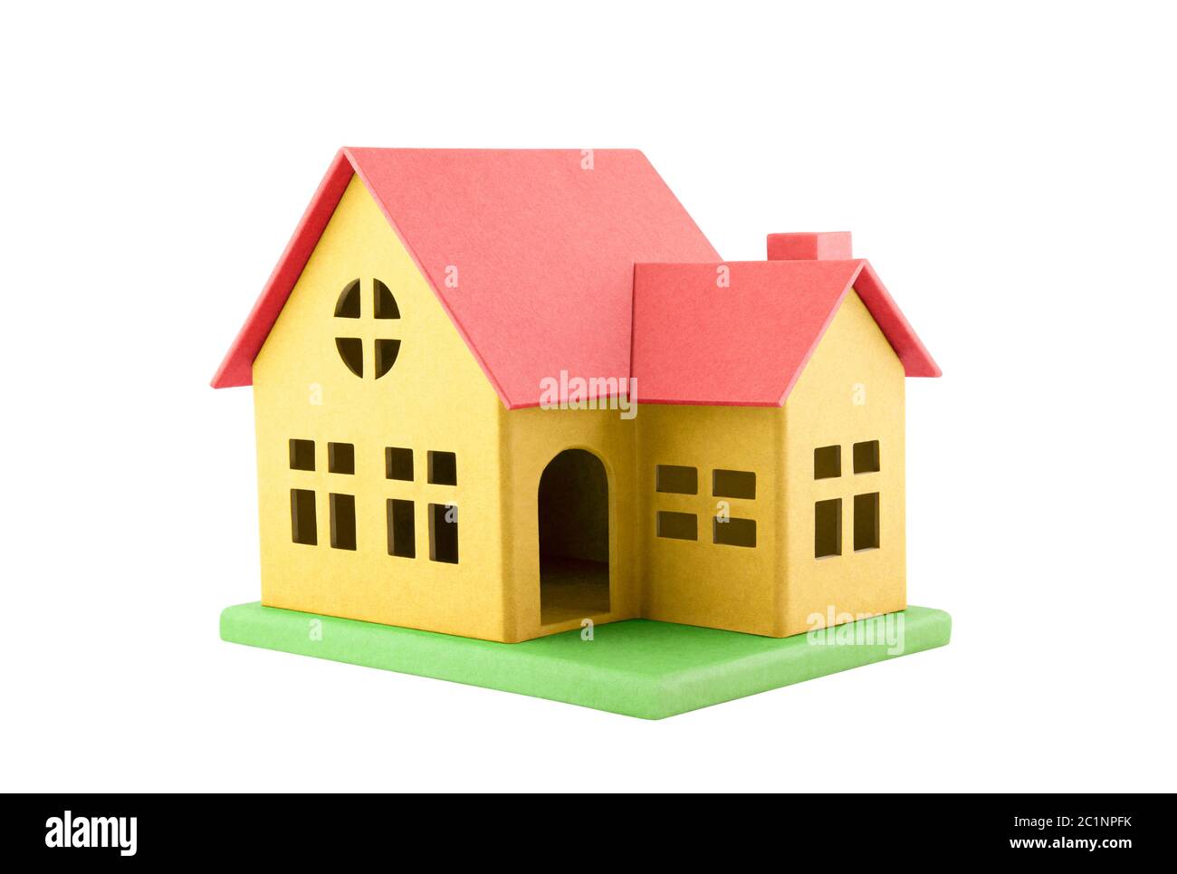 Cartoncino colorato giocattolo casa isolata su bianco con tracciato di ritaglio Foto Stock