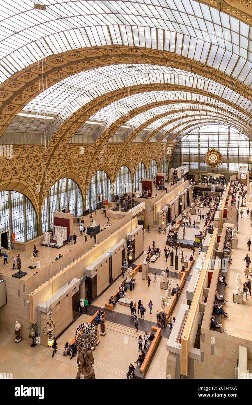 Parigi, Francia, 28 2017 marzo: L'interno del musee d'orsay il 12 2015 settembre a Parigi. E' ospitato nell'ex Gare d'Ors Foto Stock