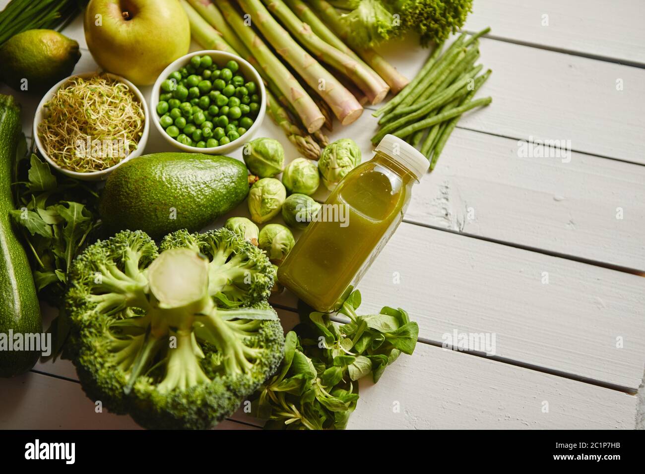 Verdure biologiche, frutta ed erbe antiossidanti verdi Foto Stock