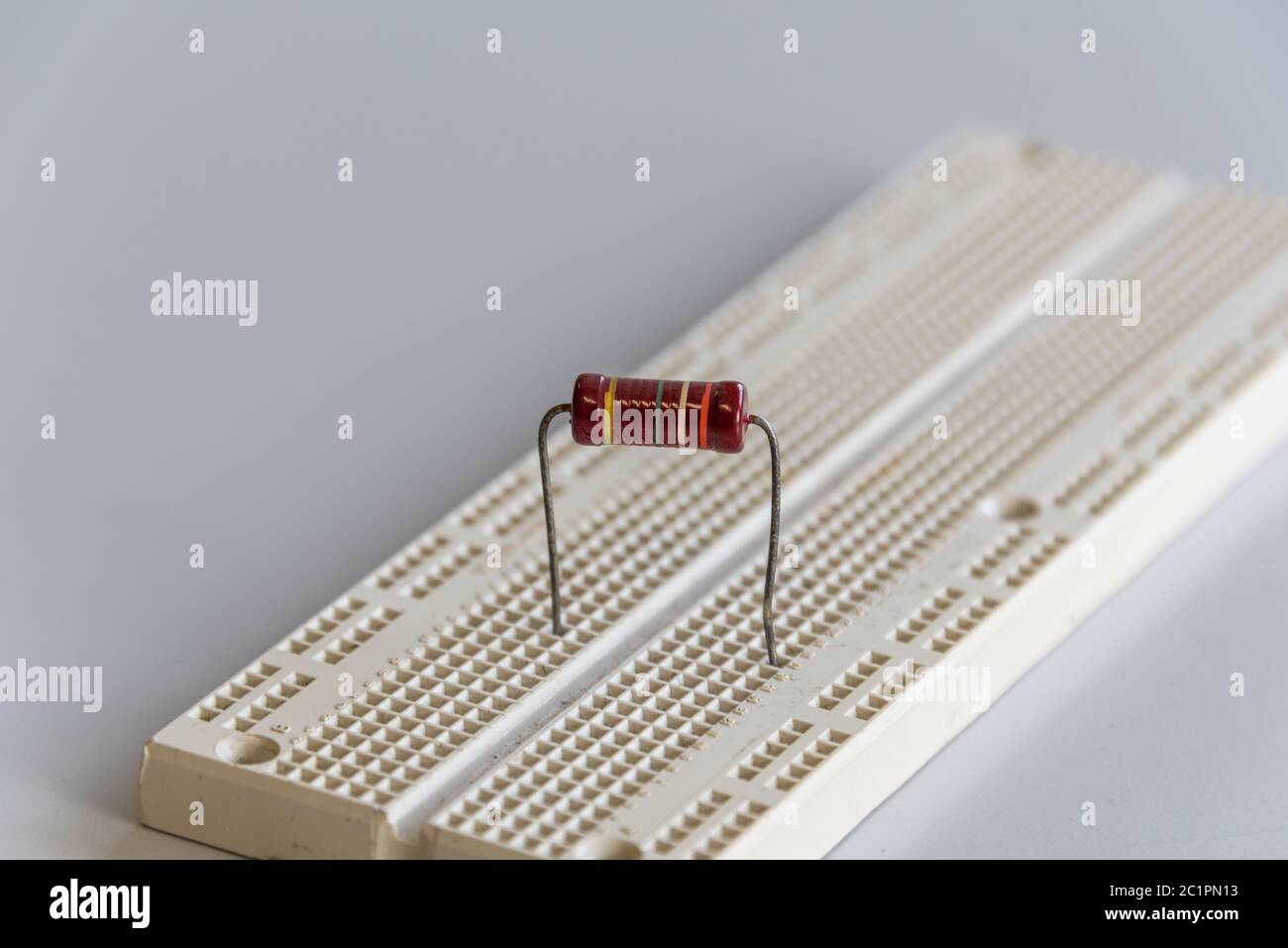 La resistenza su breadboard Foto Stock