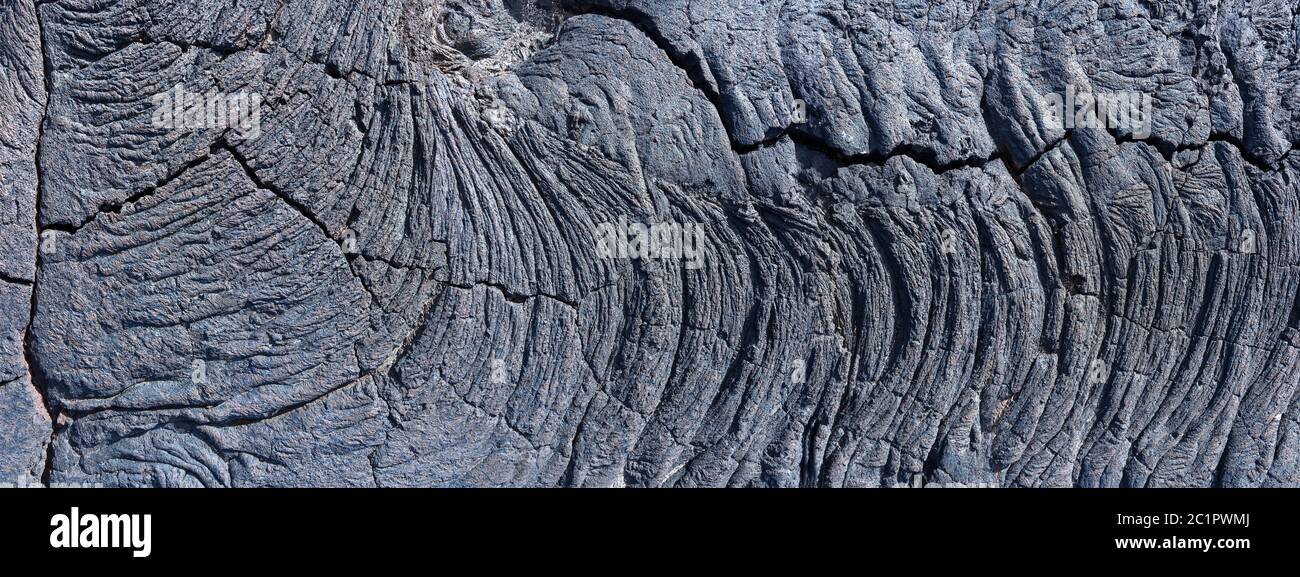 Dettaglio di una lava solidificata, parzialmente spezzata come un colpo panoramico, scattata sull'isola di El Hierro, Isole Canarie Foto Stock