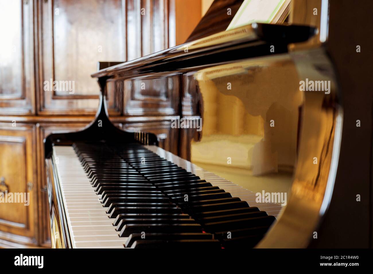 Pianoforte shot close up. Tasti di pianoforte. Strumento musicale design classico Foto Stock