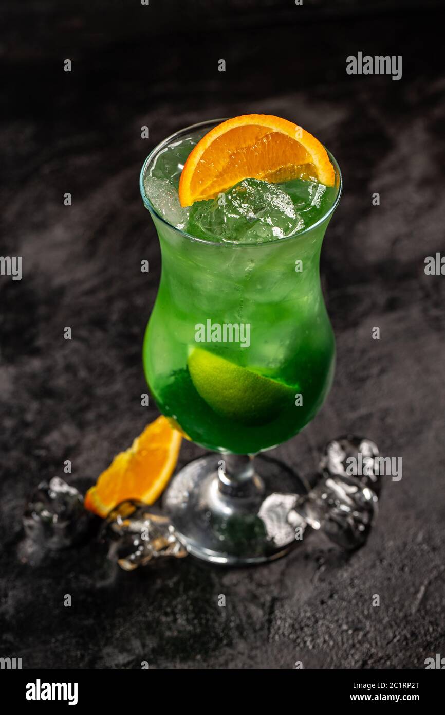 Cocktail alla menta dolce e rinfrescante Foto Stock