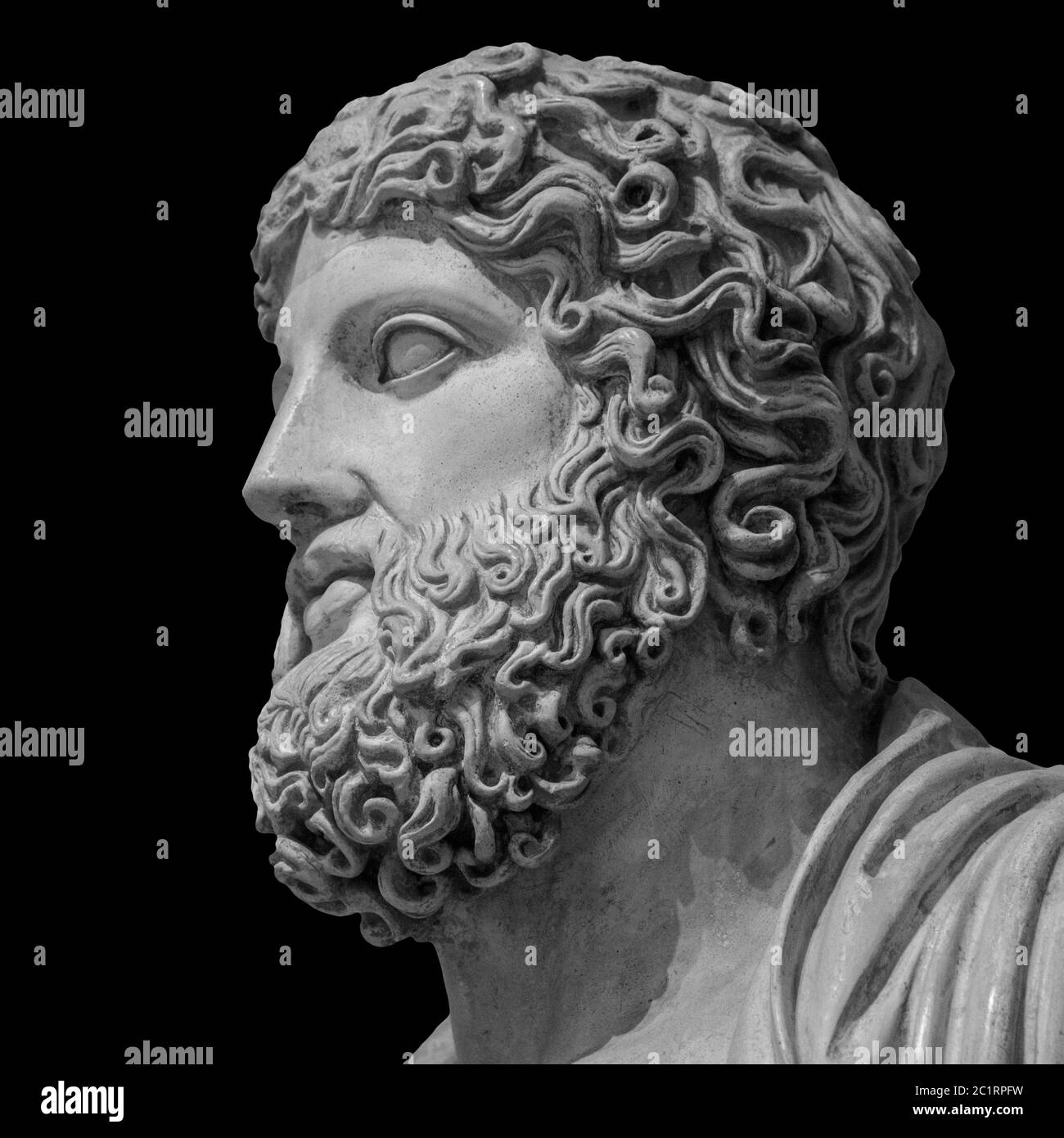 Statua in marmo del dio greco Zeus isolato su sfondo nero Foto Stock