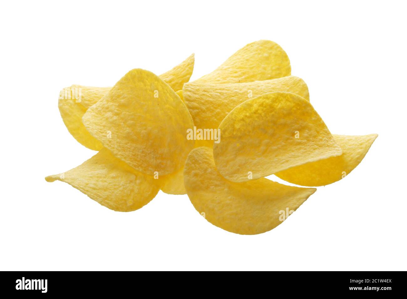 Un mucchio di patatine isolate su sfondo bianco Foto Stock