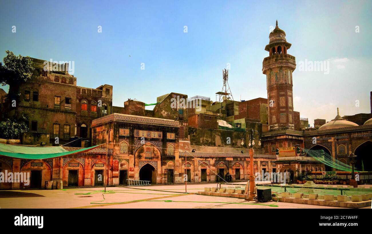 Facciata di Wazir Khan moschea, Lahore, Pakistan Foto Stock