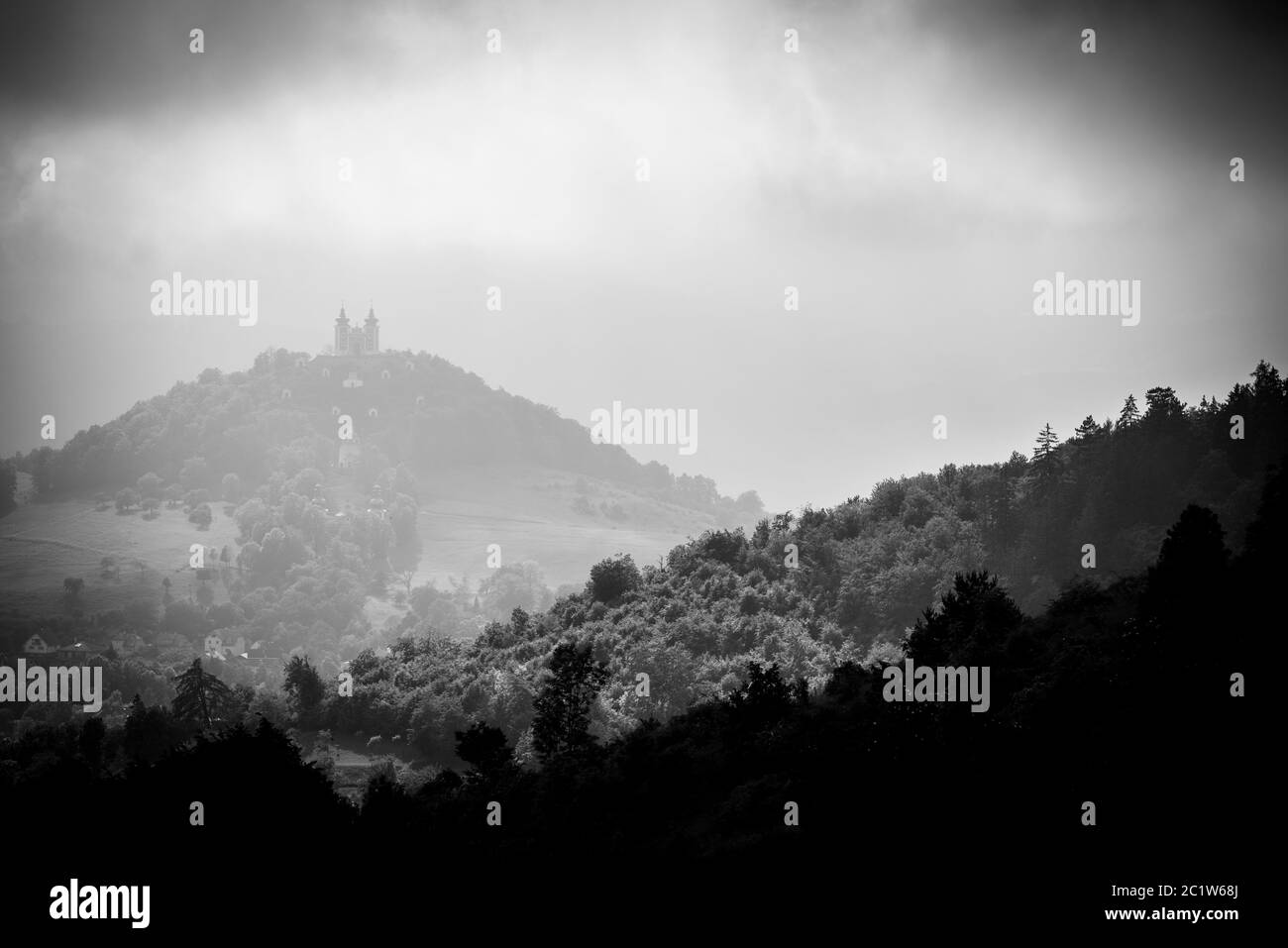 Calvario a Banska Stiavnica, Slovacchia, foto in bianco e nero Foto Stock
