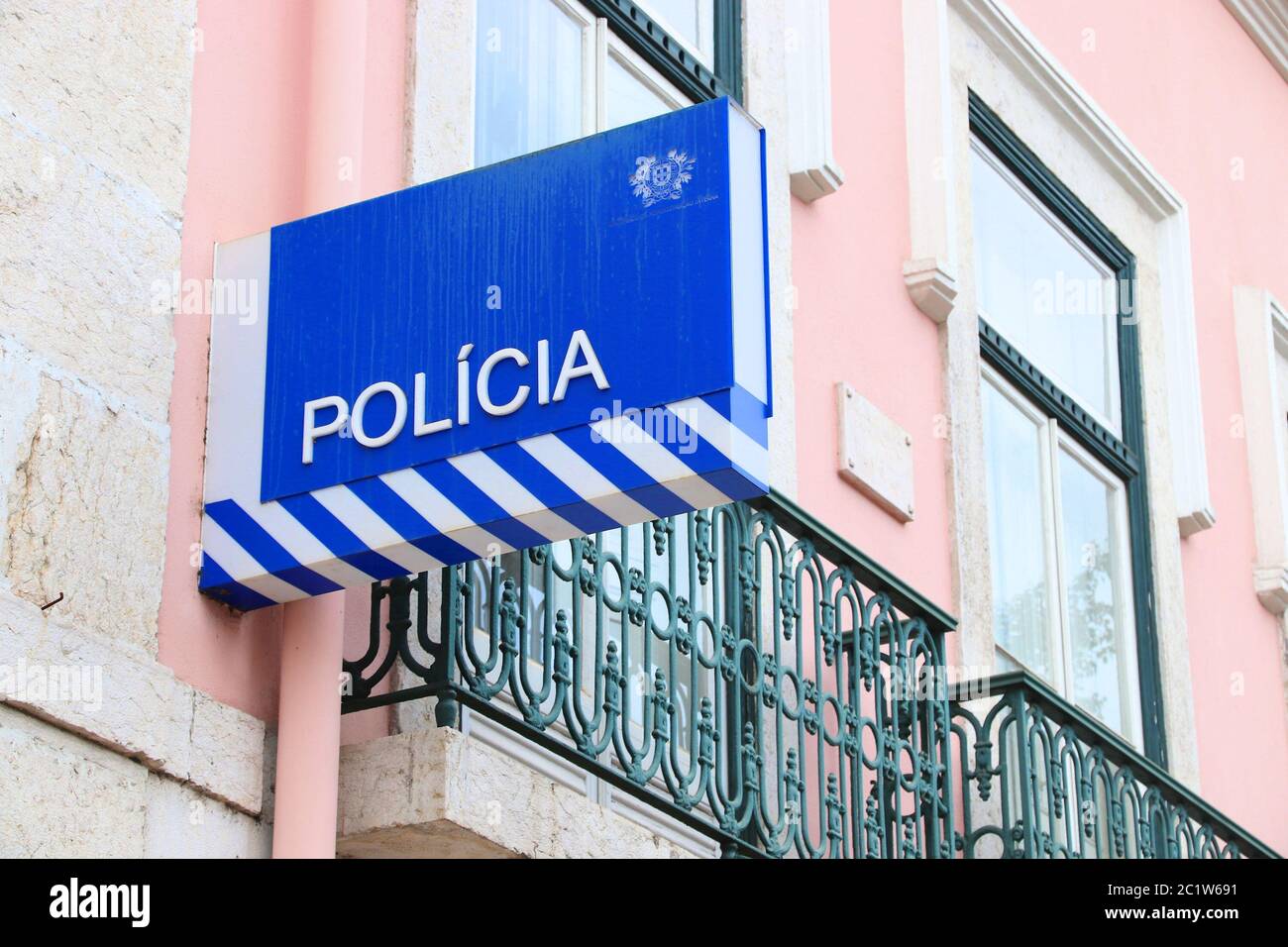 LISBONA, PORTOGALLO - 4 GIUGNO 2018: Stazione di polizia a Lisbona, Portogallo. Il nome completo della forza portoghese è la polizia di sicurezza pubblica (PSP). Foto Stock